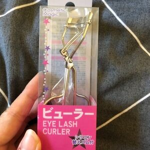 Authentic Japanese Brand new Eyelash curler with a refill